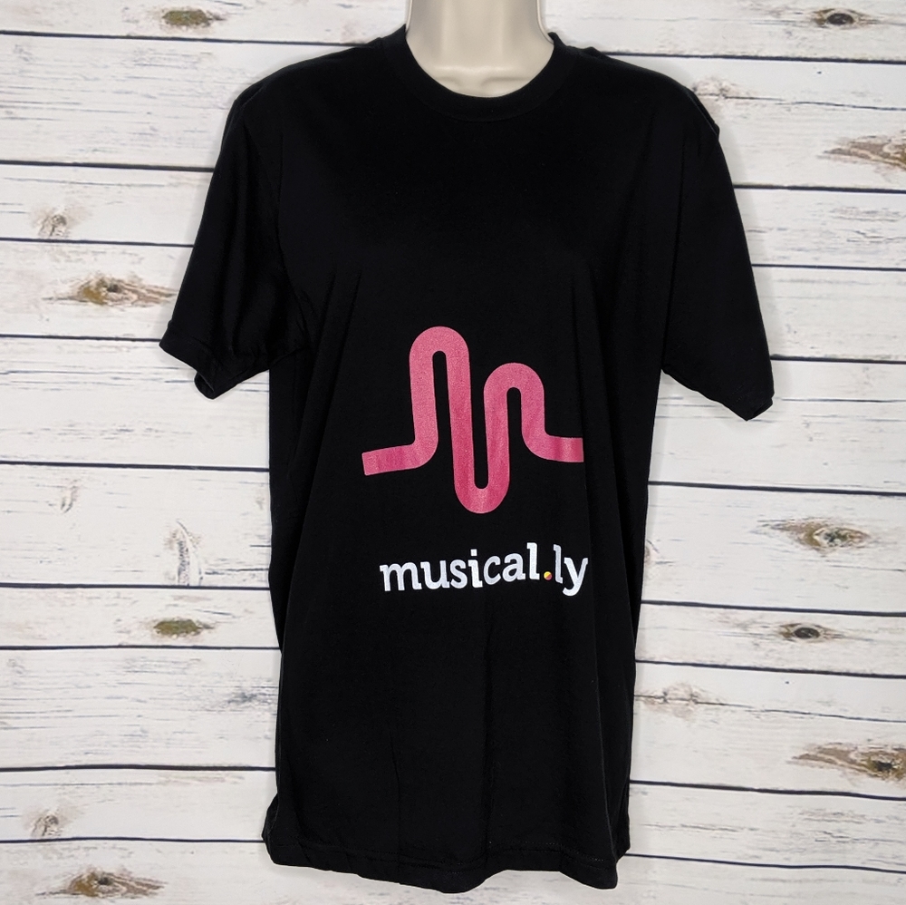 American Apparel t-shirt Black White Pink Medium